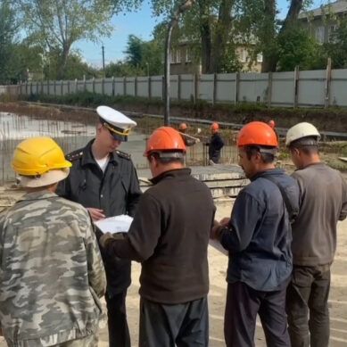 Военные следователи Балтийского флота проверили строительные объекты в Балтийске и выявили граждан, не состоящих на воинском учете
